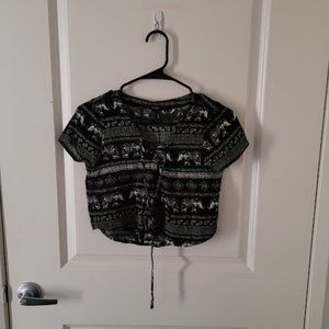 Forever 21 Women's small black and white boho crop top
